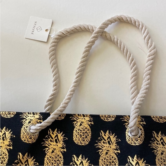 Jumbo Black & Gold Foil Pineapple Beach Tote - Picture 3 of 10